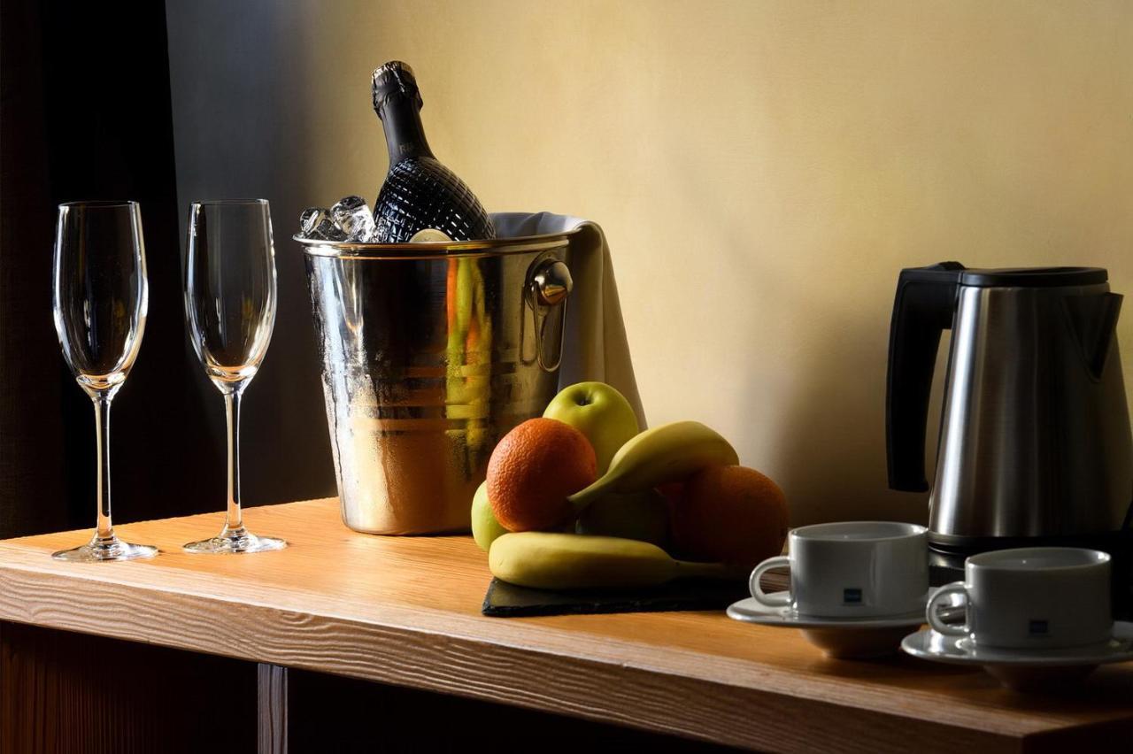 Noc Na Chopku, Rotunda Hotel Deménvölgy Kültér fotó
